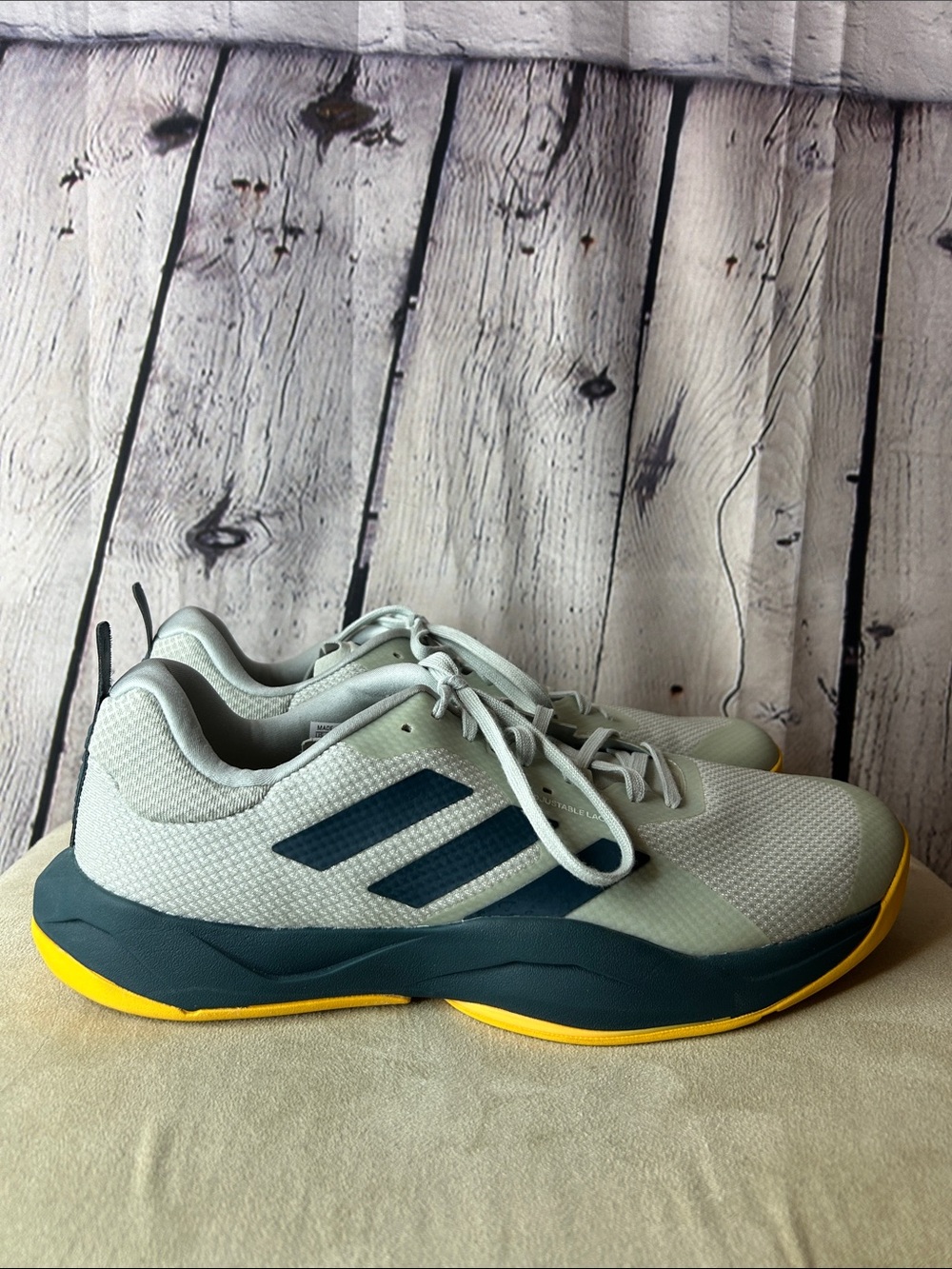 Adidas mens Rapidmove Trainer size 13 color: wonder silver/arctic night gold